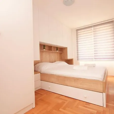Apartament Luxury Suite:full Kitchen,king Size Bed, Ac, Wi-fi Sarajewo